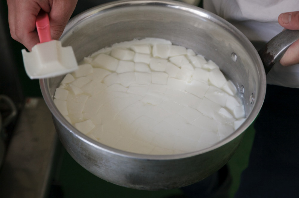 ［４］カットする