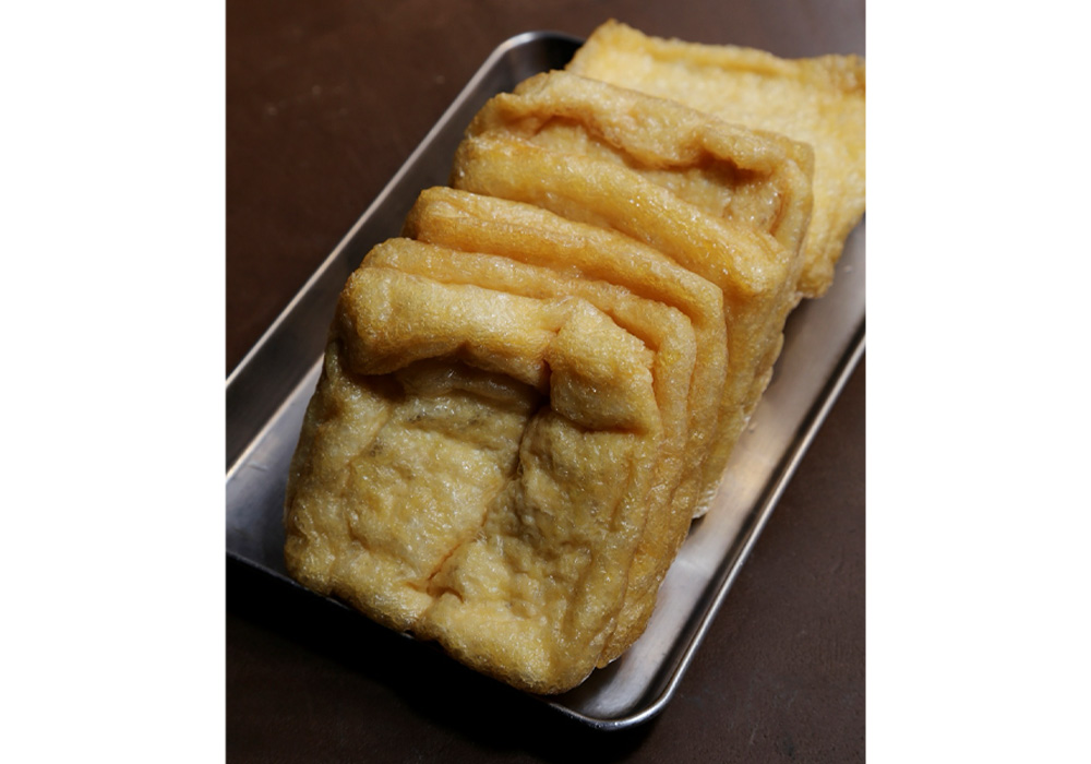 東京・池袋の「大桃豆腐」の油揚げ