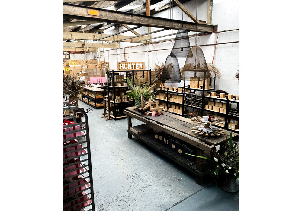 ニュータウンのフラッグシップ店