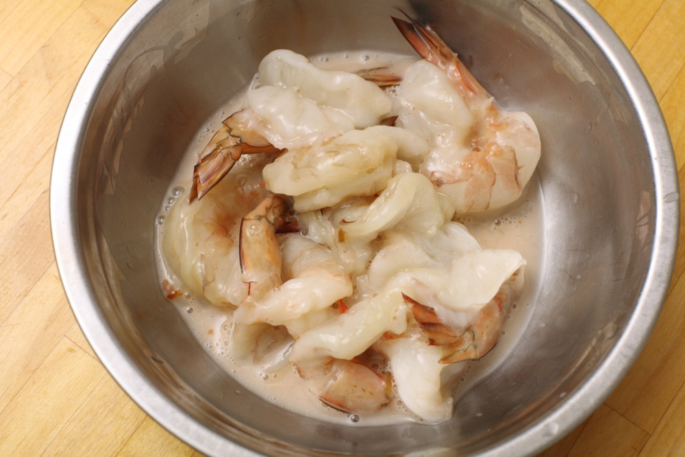 ［２］エビの臭みを取る