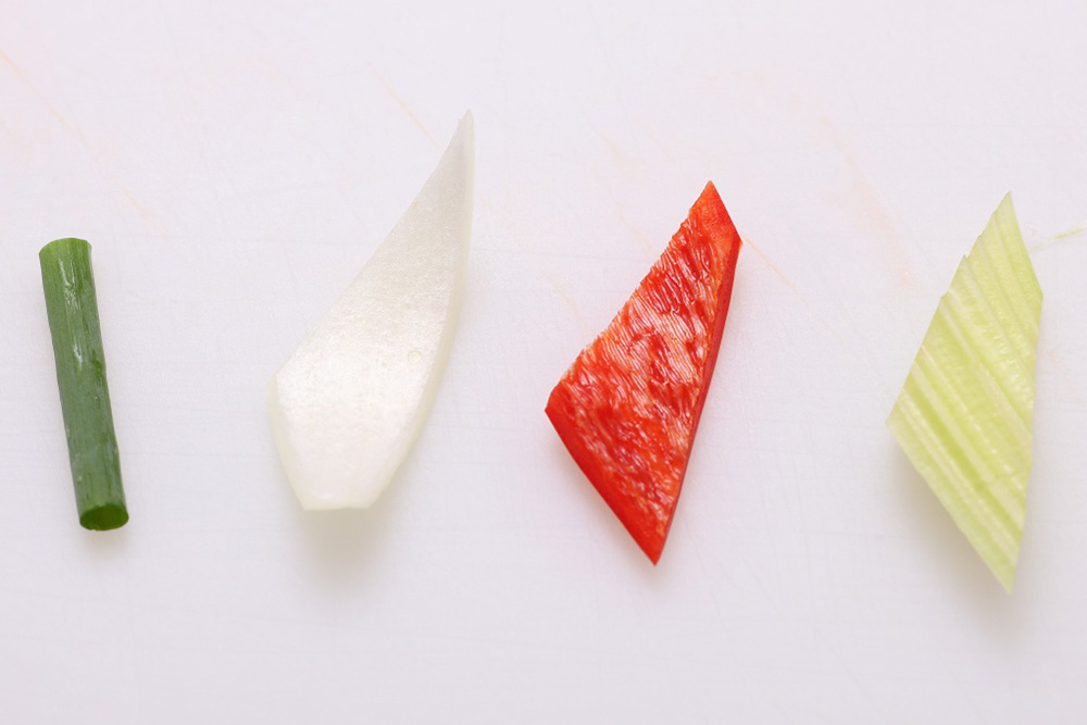 ［３］野菜を同じ大きさに切る