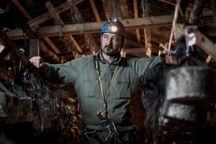 地下50メートルの洞窟で熟成させる唯一無二の硬質チーズ