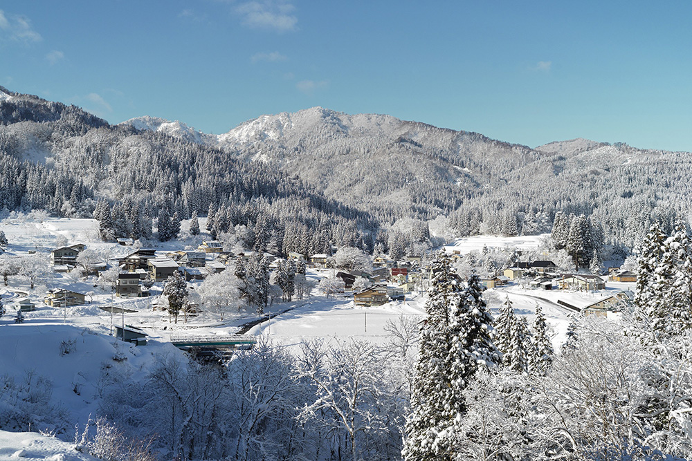 根子集落へ向かう途中の風景