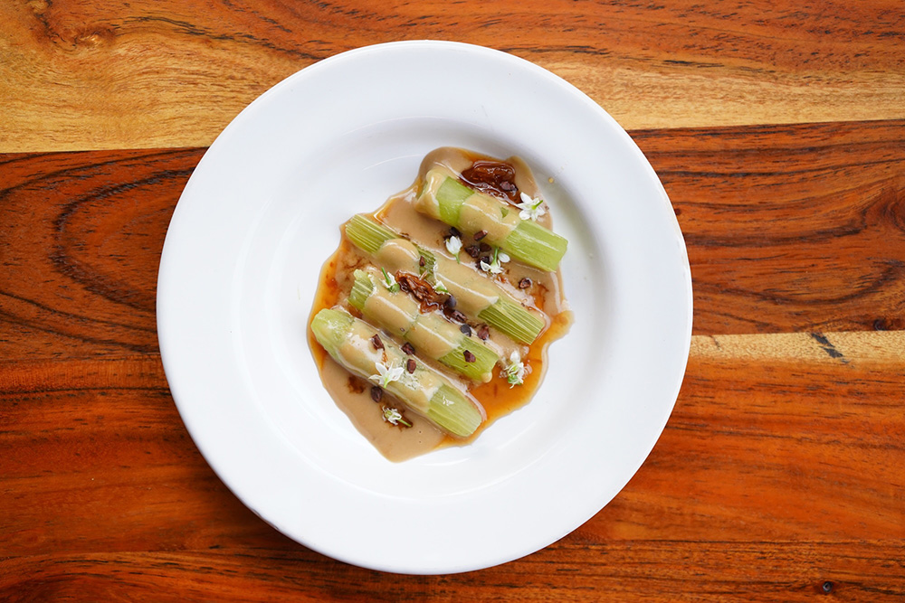 シグニチャーディッシュの先住民が食する山菜「テールダー」