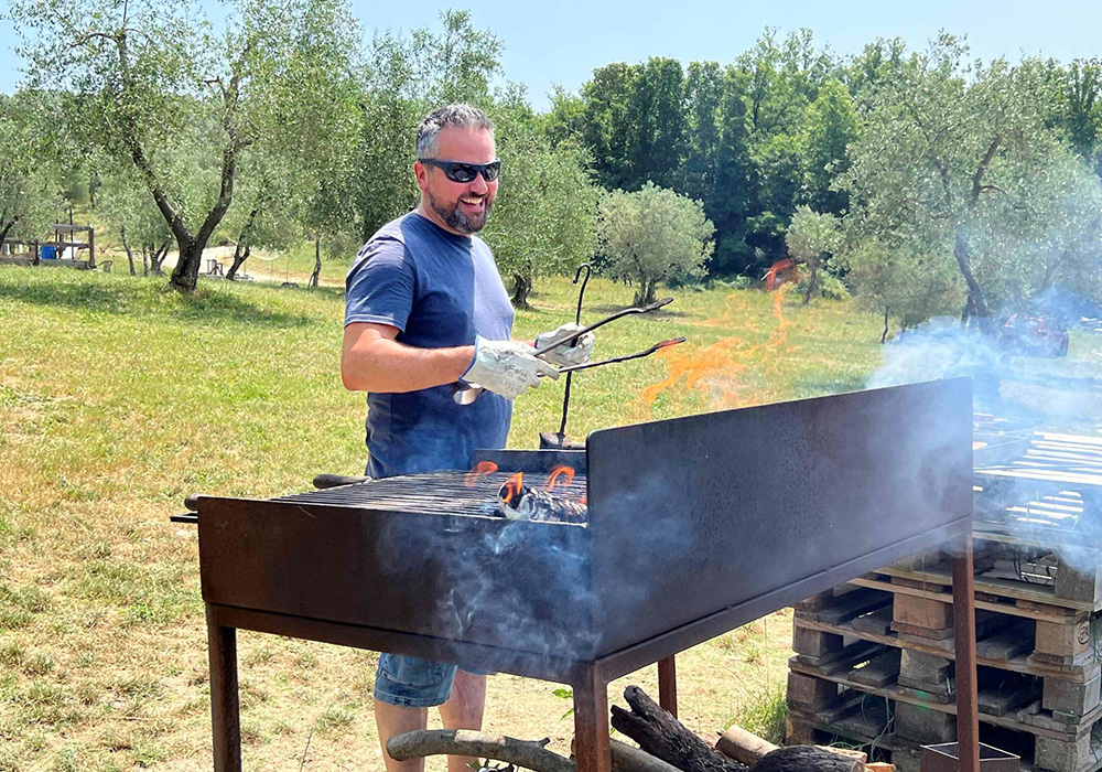 自然の中で育つ畜産を実現。健やかな肉を味わう“アグリステリア（農家食堂）”