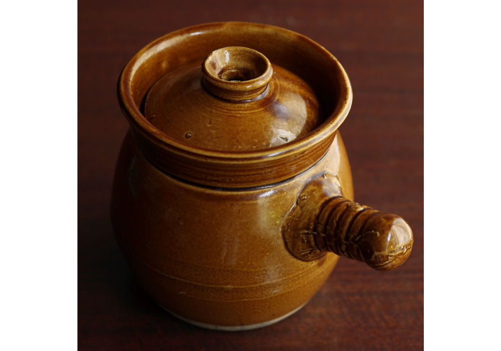 口径の小さい土鍋