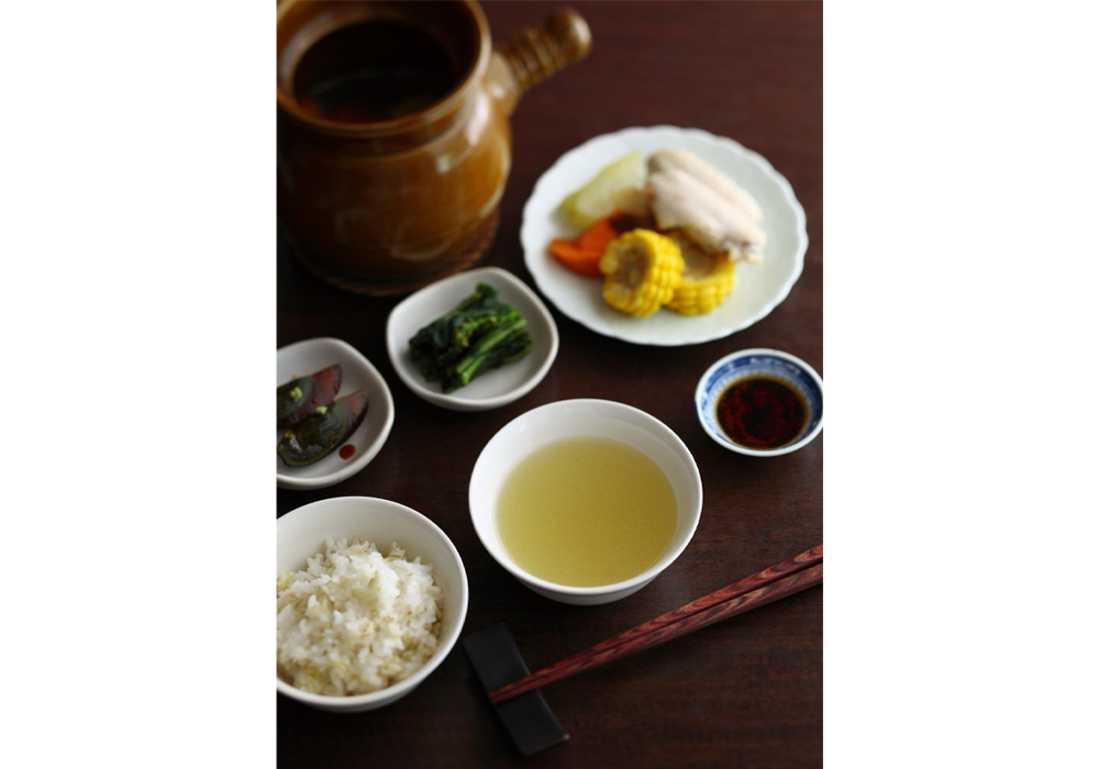 トウモロコシのスープ盛り付け