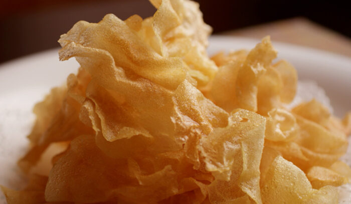 羽のように軽く、花びらのように儚い「ポテトチップス」