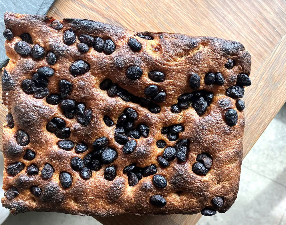 リジェネラティブ農業で育てる穀物で、超加工食品に対抗する人気ベーカリー