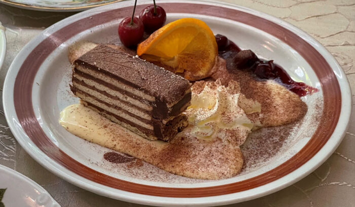 “冷たい犬”に“死んだおばあちゃん”――独特なネーミングの東ドイツ懐かしの味がカムバック！