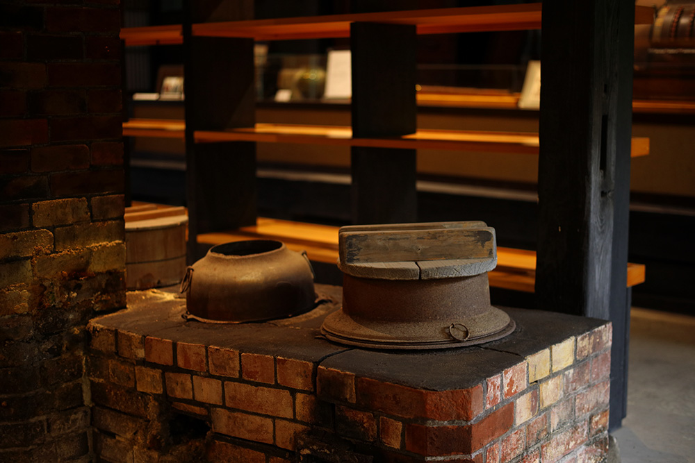 母屋で使われていた竈