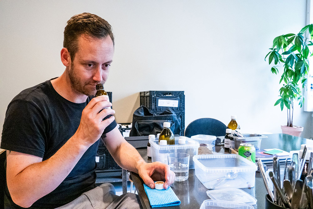 ビールの泡、ラングスティーヌの爪・・・副産物に命を与える料理人の発酵調味料ブランド