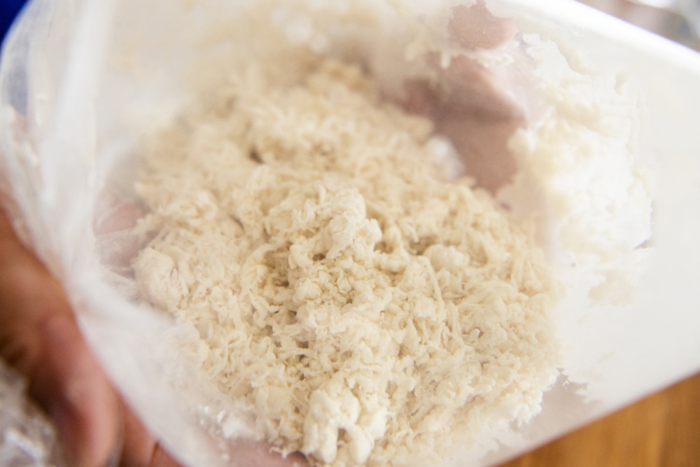 ［３］手で揉む