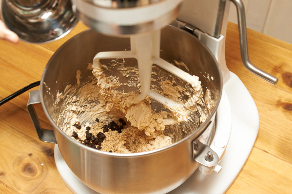 ［４］ナッツ等を加える