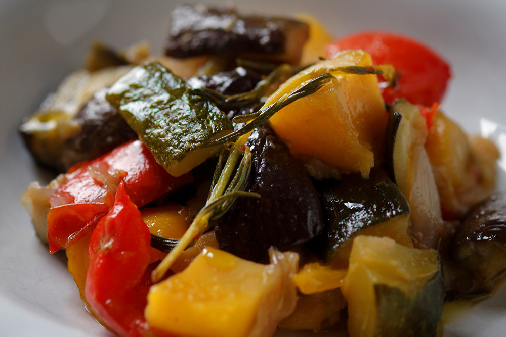 フライパン一つで簡単！　素材の甘味と旨味を感じる「夏野菜のフリカント」