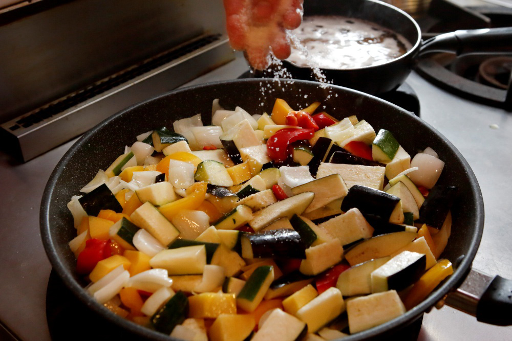 ［２］野菜を炒める