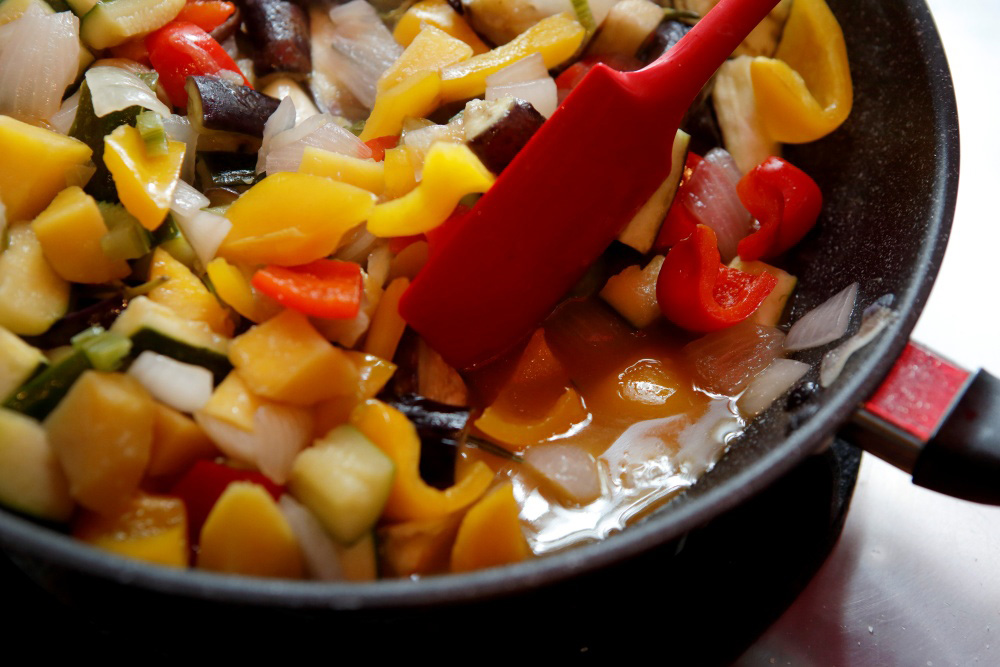 ［３］野菜の水分を出す