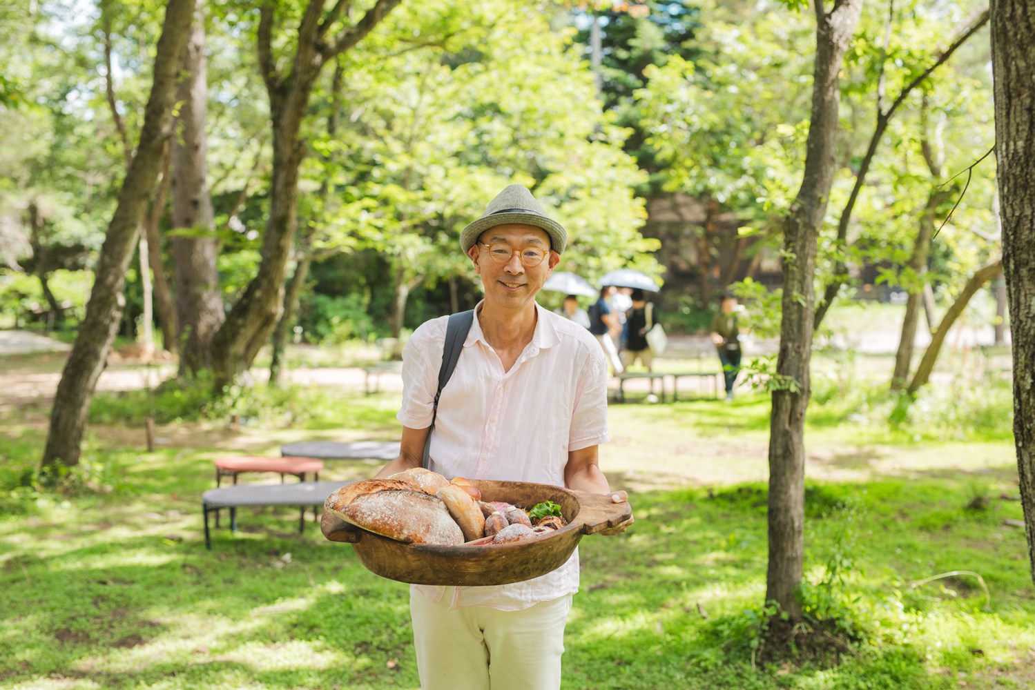 「従来、ベーカリー業界では、個人店＝こだわり、チェーン店＝利便性という棲み分けが成り立っていましたが、トリュフベーカリーはその枠を超えていく存在になり得ると感じます。センスと熱量を兼ね備えた個人がチームとなることで、一個人にできる以上の価値を生み出し、こだわりのパンを全世界で食べられるシステムを築く。そんな未来を、トリュフベーカリー 南八ヶ岳で見ることができました」