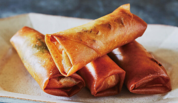 塩だけで旨い！ 組み合わせの妙を楽しむ「スパイス入り春巻き３種」