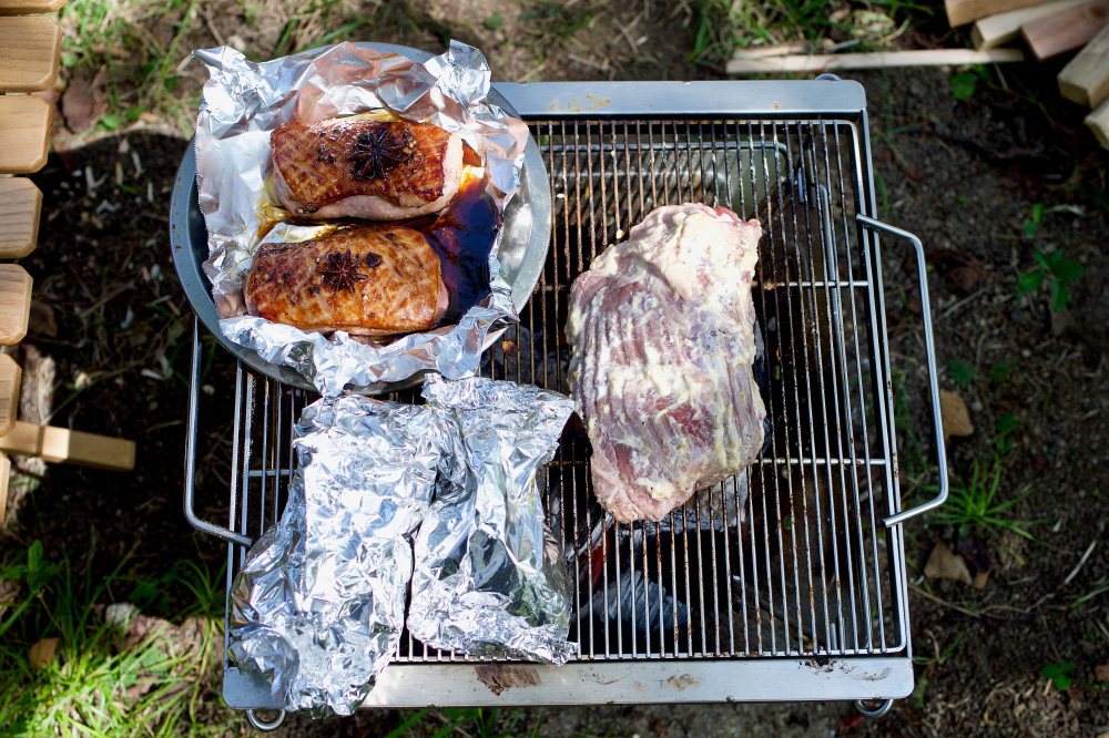 炭の位置で火力を調節