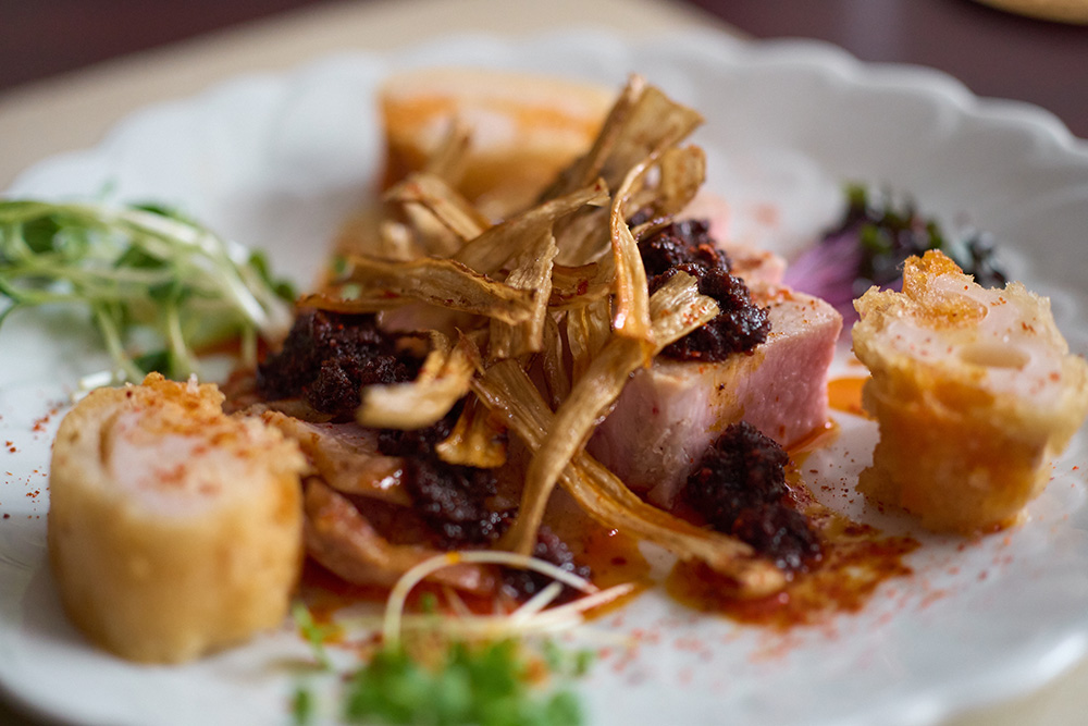 常陸の輝き　ピリ辛豆鼓ソース　レンコンのフリッター添え