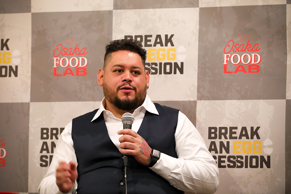 大阪愛を熱く語るウィリーシェフ