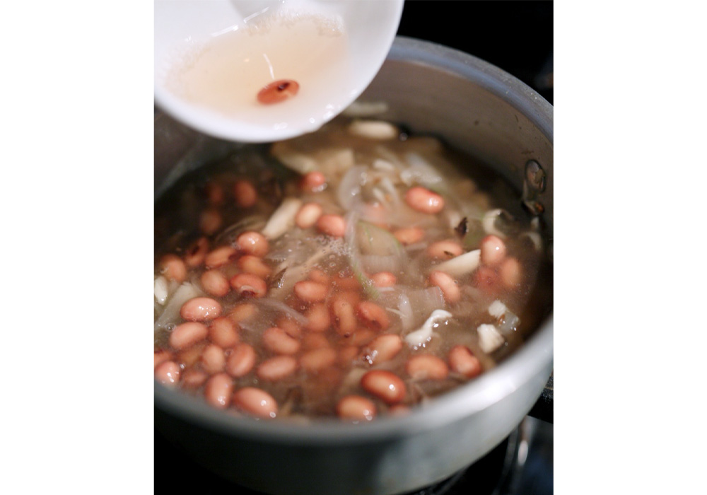 ［６］紅豆を加える