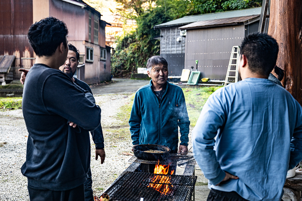 焼き場での皆さん