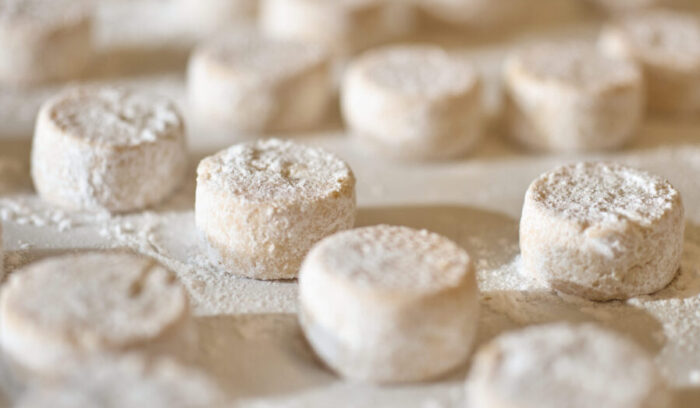 ザクッとほどけて、穏やかな余韻。「米粉のブールドネージュ」