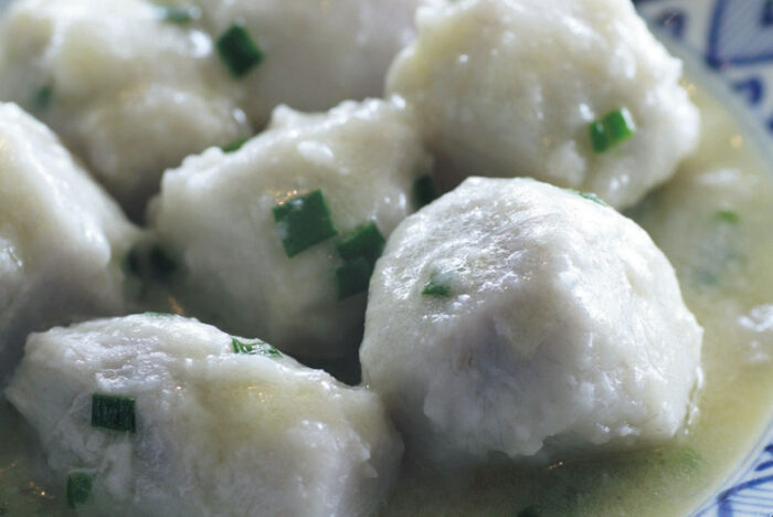 ねっとり食感と素朴な甘味が生きる「里芋ネギ炒め」