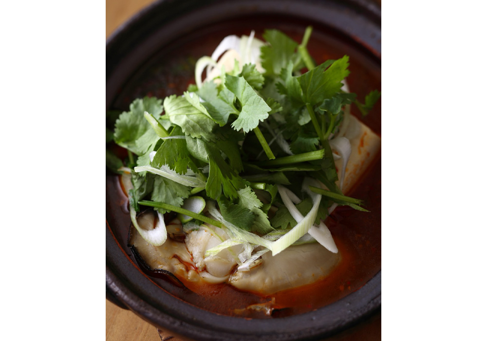 大粒牡蠣と豆腐の土鍋煮