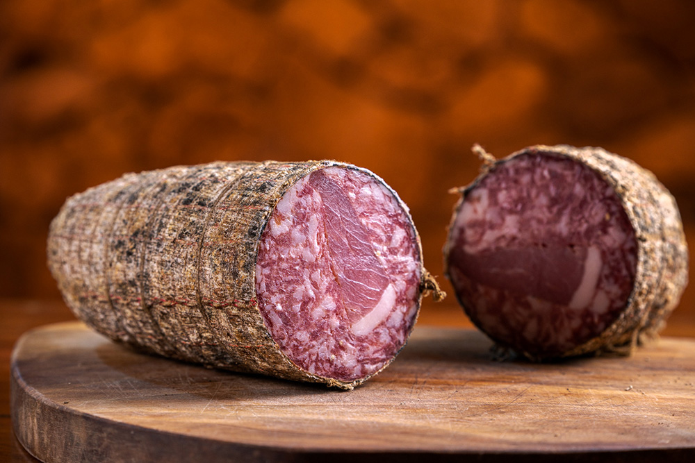 365日の献身が生んだ豚肉加工の芸術