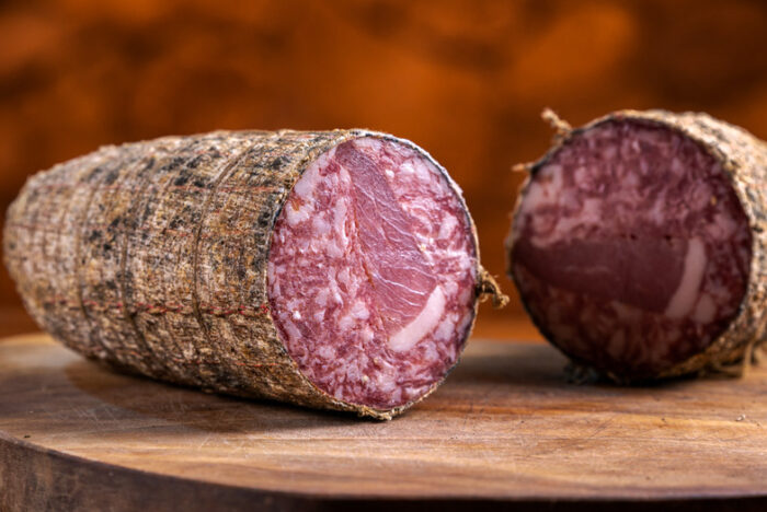 365日の献身が生んだ豚肉加工の芸術