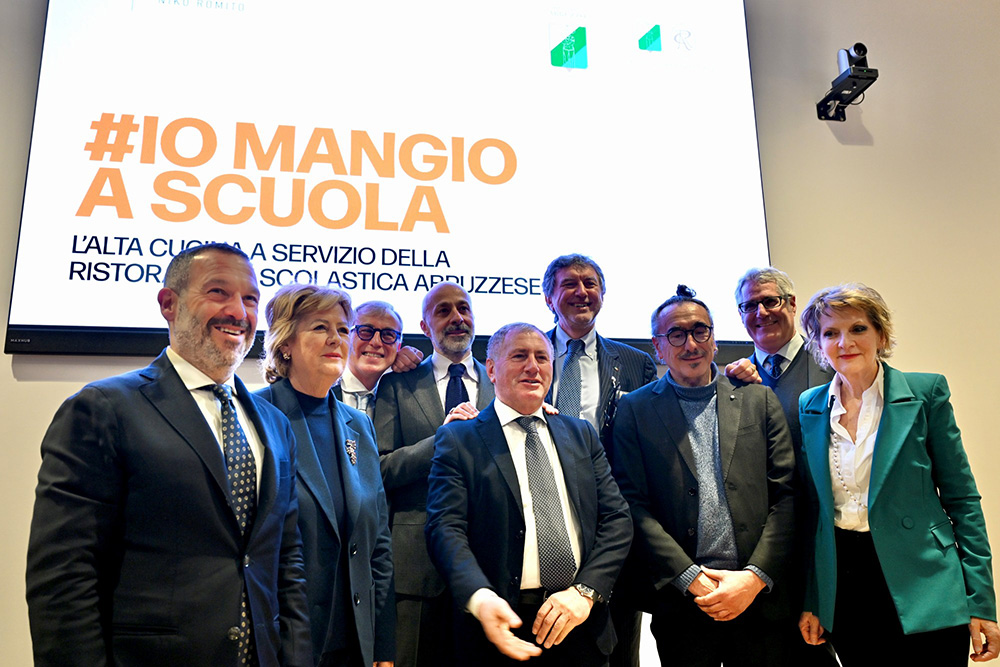 三ツ星シェフが集団調理に革命をおこすメソッドを確立。イタリア初の学校給食プロジェクト