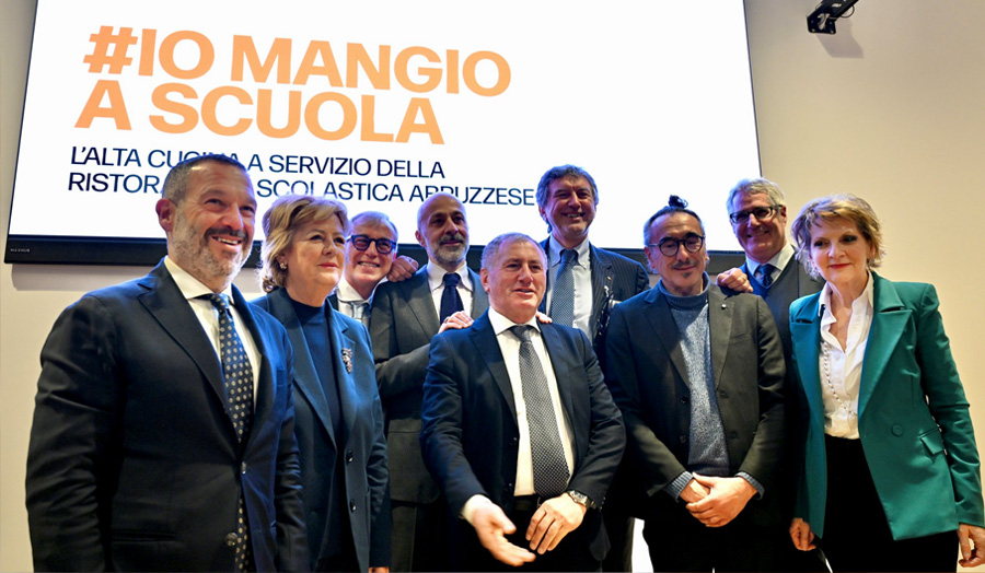 三ツ星シェフが集団調理に革命をおこすメソッドを確立。イタリア初の学校給食プロジェクト