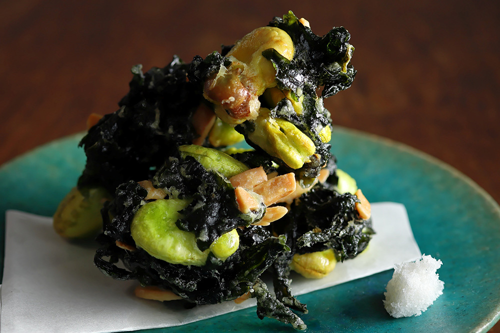 食感のコントラストが絶妙！春薫る「空豆とわかめのかき揚げ」