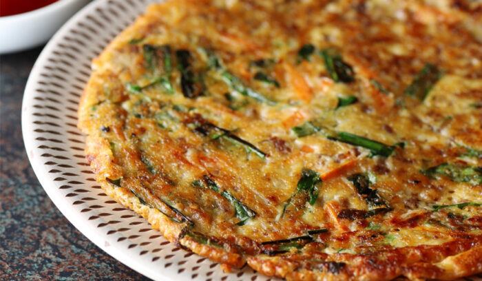 ４度返しと火加減で極める！オモニ直伝・本格「ニラチヂミ」