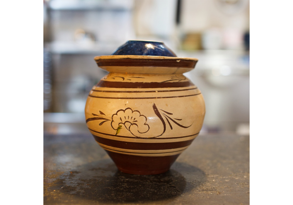 １．漬け物用の壺