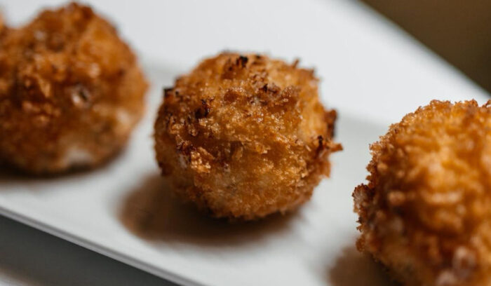 スペインのおふくろの味。2026年の最優秀生ハムコロッケ賞決定！