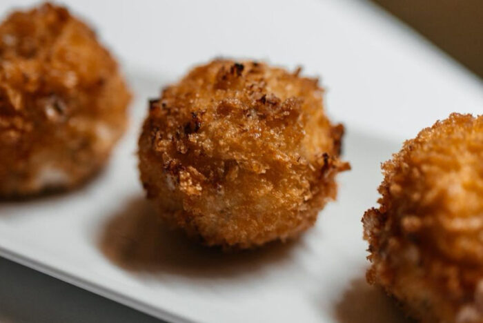 スペインのおふくろの味。2026年の最優秀生ハムコロッケ賞決定！