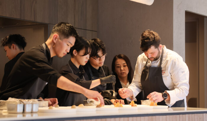 スロヴェニアのグリーンスターシェフに学ぶ「地方再生のための料理教室」